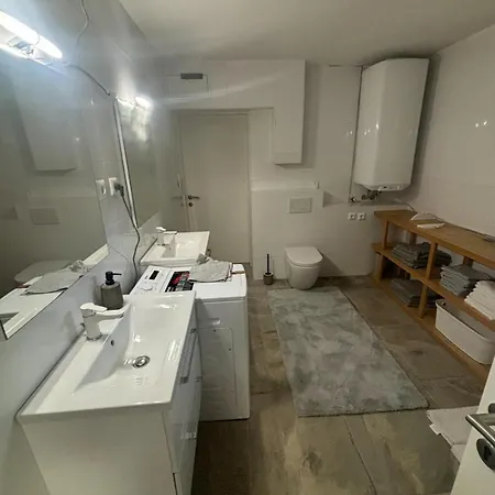 アパート Carinthia Freedom